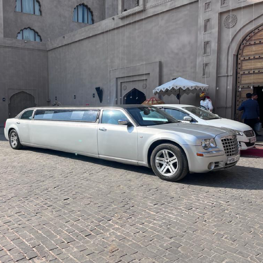 Limousine Cars Rental for Airport Pickup & Drop