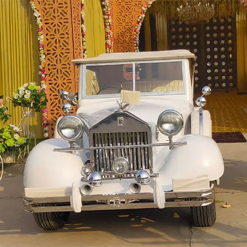 Vintage Car Hire for Pre Wedding Shoots